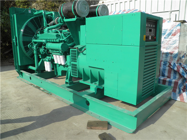 原阳出租发电机 发电机组厂家：柴油发电机组的控制屏的作用是什么？